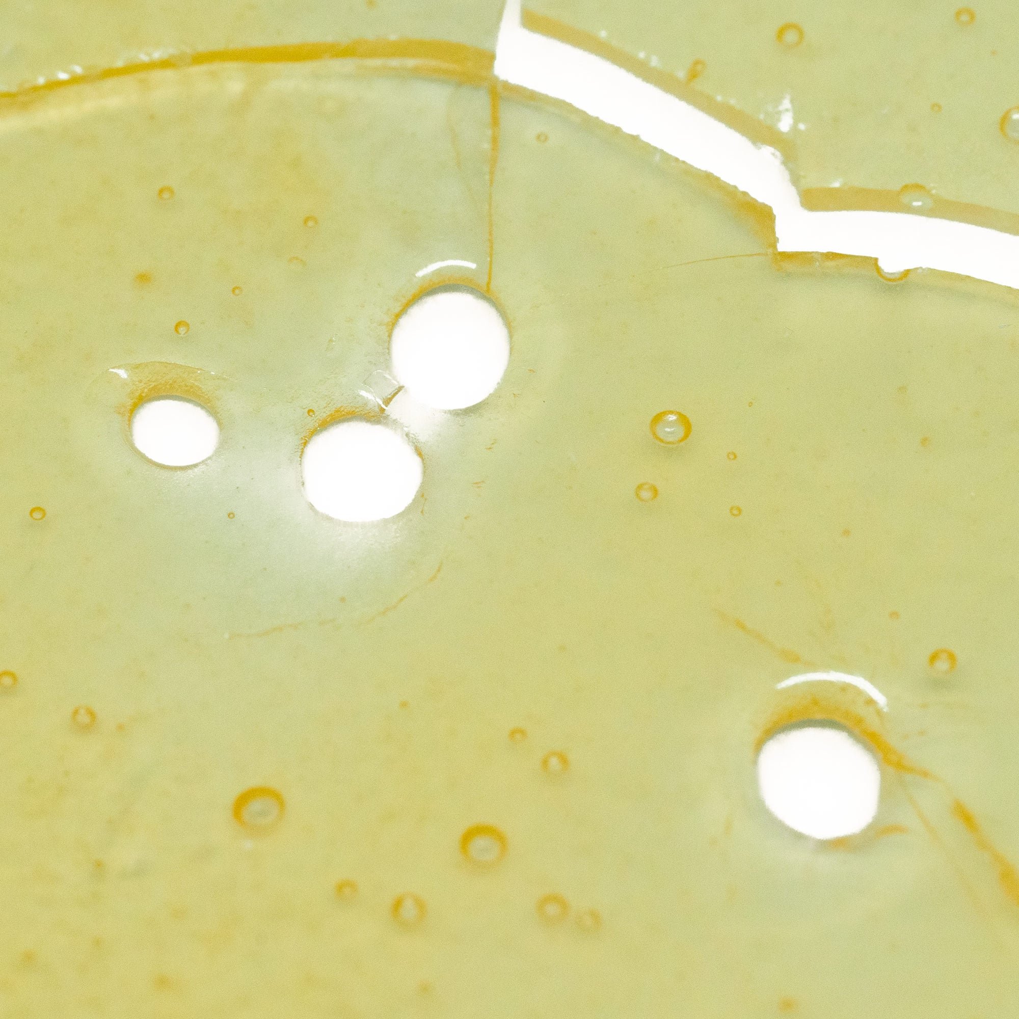 House Shatter - Strawberry Cough (Sativa) - Image 2